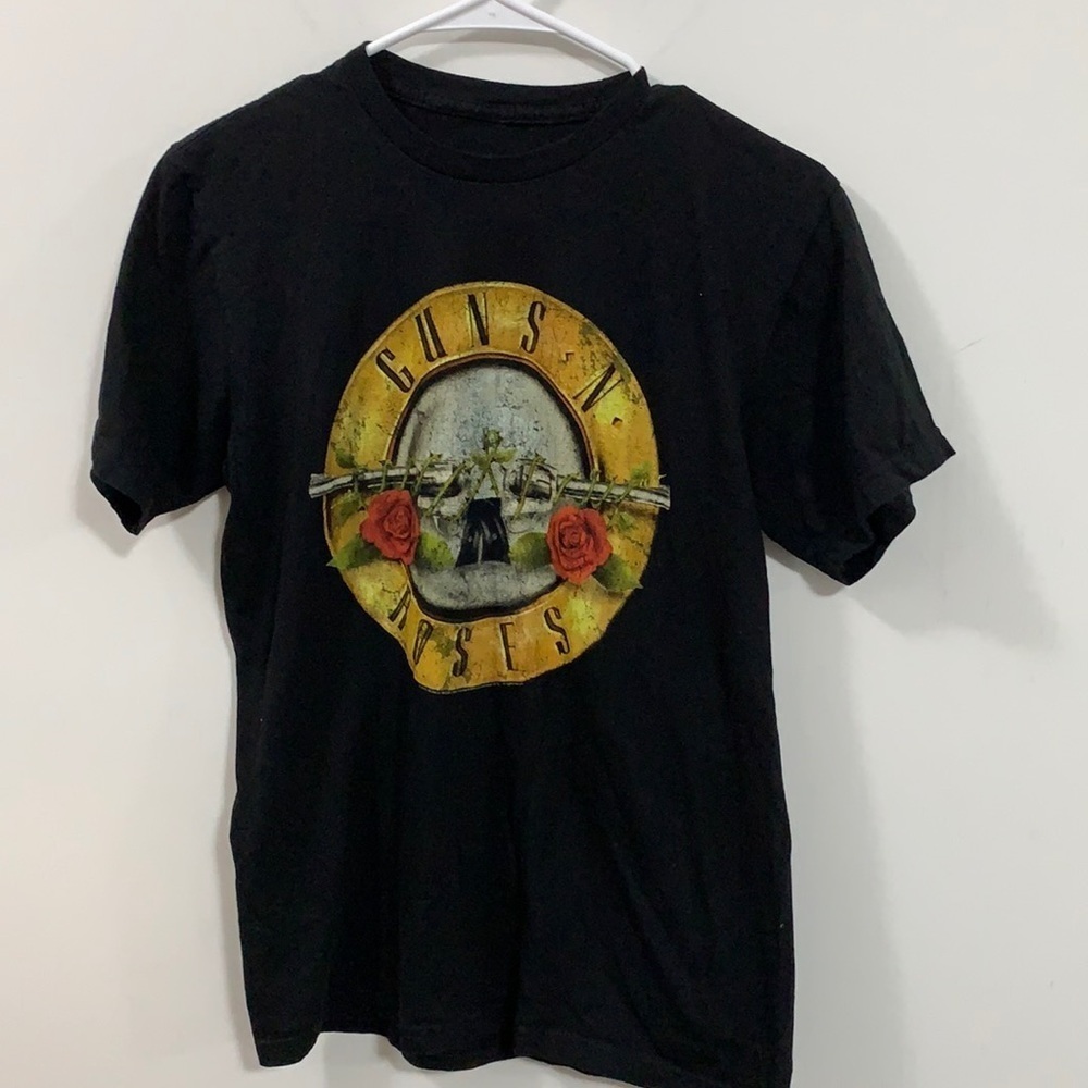 Guns & Roses t-shirt size Small good condition